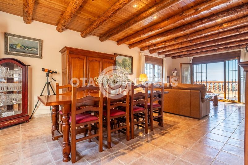 Foto e3ec0dda-74f1-4ee3-8a1d-c7bcdb1c2960. Xalet amb calefacció aparcament a Prades