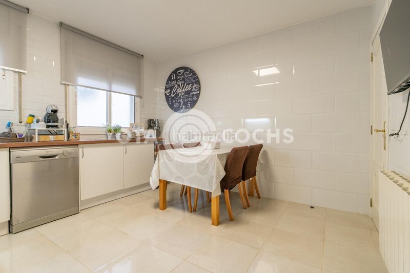 Foto 40f1f20d-2235-4258-97f7-5242381b4db7. Casa adossada amb calefacció aparcament a Migjorn Reus
