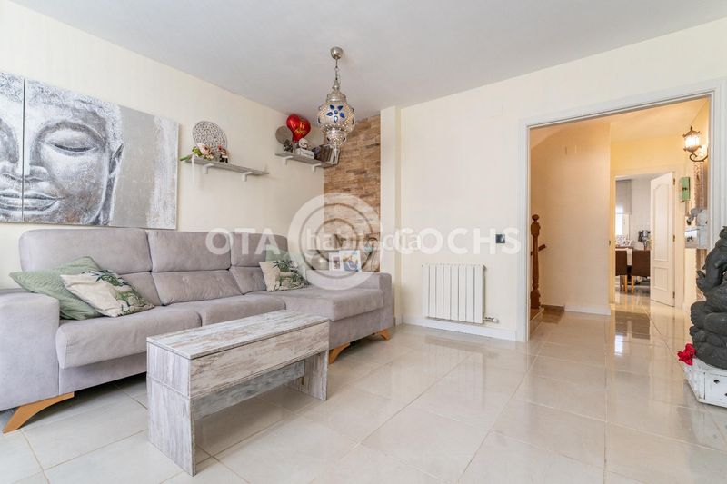Foto a220926d-524e-46c6-b987-822334853932. Casa adossada amb calefacció aparcament a Migjorn Reus