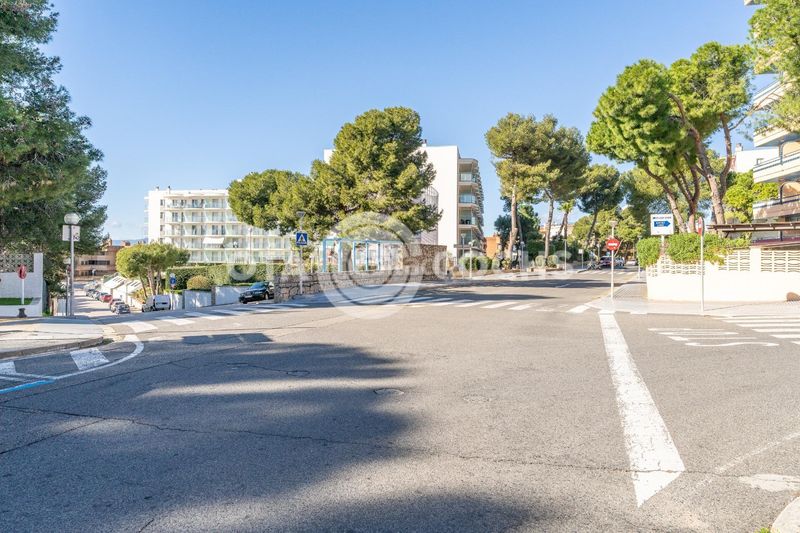 Foto 7d254f61-2b30-425c-a62d-96946c64deda. Pis amb aparcament piscina a Mar i Camp - Platja dels Capellans Salou