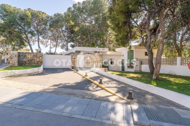 Foto a2669218-73aa-4af6-9279-1cdb497e0111. Pis amb aparcament piscina a Mar i Camp - Platja dels Capellans Salou