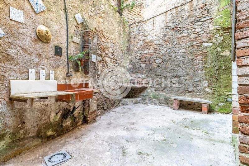Foto 8d8716ef-8576-41b9-889e-d89827fab006. Masía casa de pueblo para reformar en Riudecols