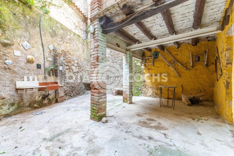 Foto a21c84b8-3d99-4cff-aaa2-d0dbb8c0533f. Masía casa de pueblo para reformar en Riudecols