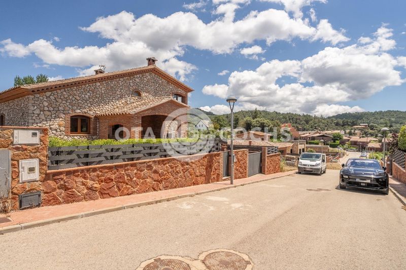 Foto 5bcd813d-d310-4297-88f9-d09e7c6f6de5. Casa amb calefacció aparcament a Prades
