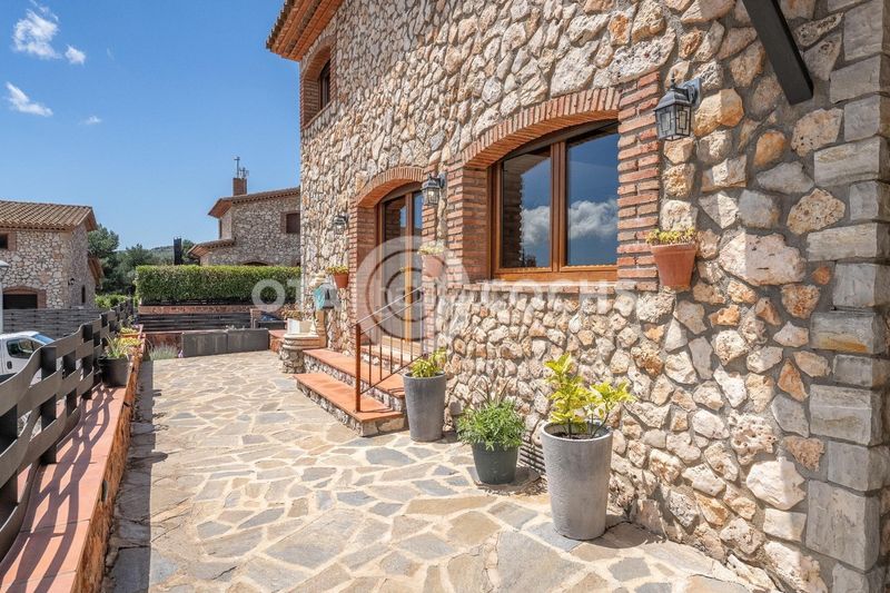Foto e755b92f-6562-42d5-ae5b-c3f02af18cc5. Casa amb calefacció aparcament a Prades