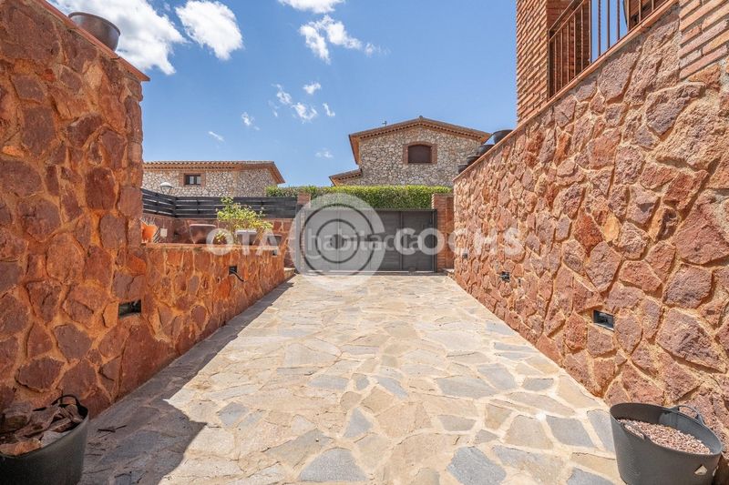 Foto eeaa482b-710f-498f-a101-0294f10c8a91. Casa amb calefacció aparcament a Prades