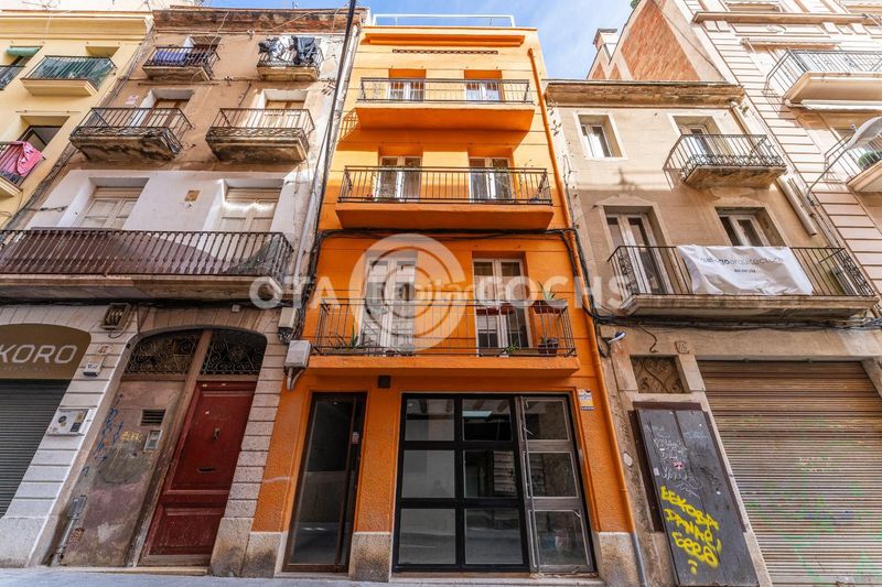 Foto 18d983bd-04f1-444a-b2b3-816492cfa8f6. Planta baixa a Centre Reus