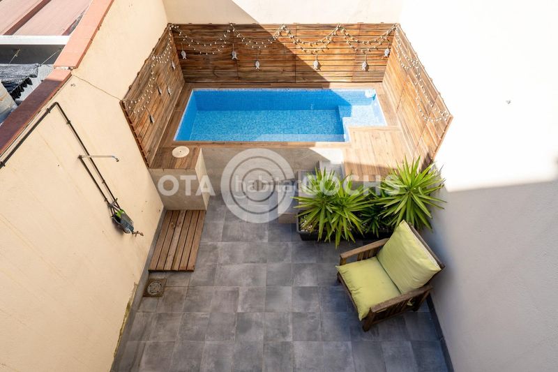 Foto 7e1b1969-f2fd-4e9f-ba3e-b6cfb316b83e. Casa adossada amb calefacció aparcament piscina a Reus