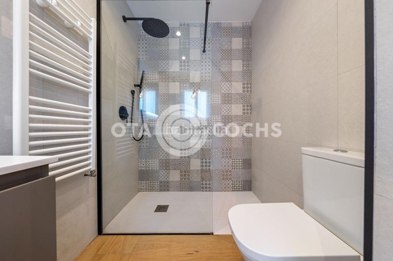 Foto c98215e2-d65c-4fe2-b93d-98fda665a661. Casa adossada amb calefacció aparcament piscina a Reus