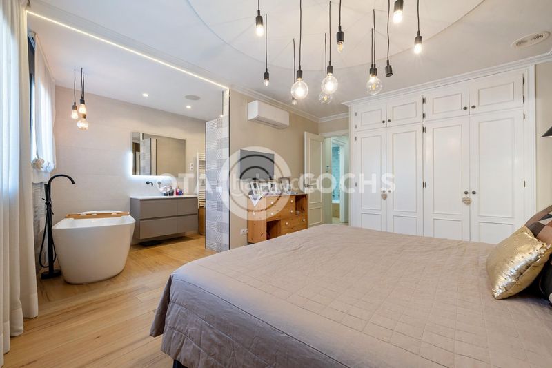 Foto da8aa988-2ee0-4361-b02e-13d0a851a3f8. Casa adossada amb calefacció aparcament piscina a Reus