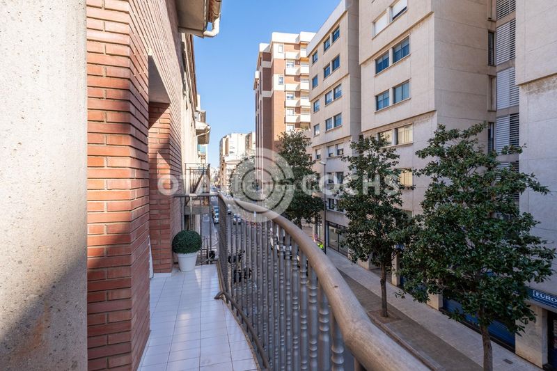 Foto f8add65d-7166-4cf4-8aa4-8e0c3ddb8066. Casa adossada amb calefacció aparcament piscina a Reus