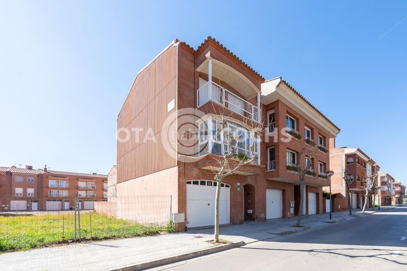 Foto 046e096f-5d6c-4ec0-8ef5-fc0223958769. Casa adossada amb aparcament a casc antic - nou Cambrils Cambrils