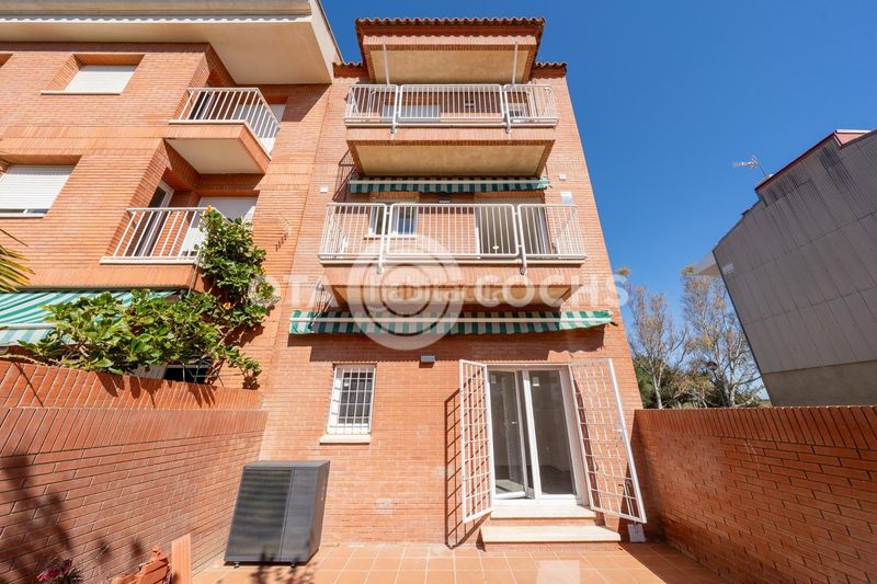 Foto 766bfa1a-bb49-4d88-993a-cacb27d27f0b. Casa adossada amb aparcament a casc antic - nou Cambrils Cambrils