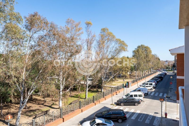 Foto a838a4d0-2b1e-47bb-b341-017eb3d9968c. Casa adossada amb aparcament a casc antic - nou Cambrils Cambrils