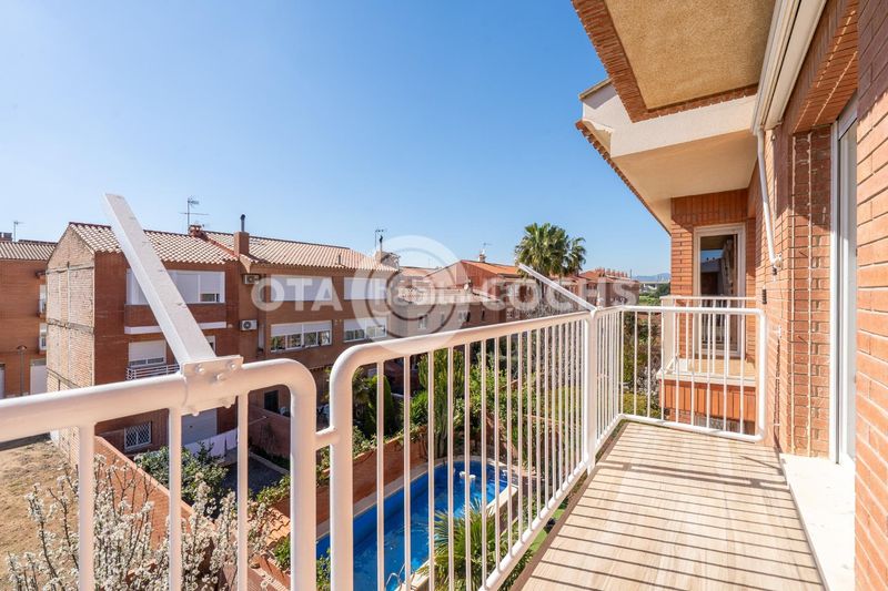 Foto f0dc4652-6007-452c-83a0-e270a25dfb3f. Casa adossada amb aparcament a casc antic - nou Cambrils Cambrils