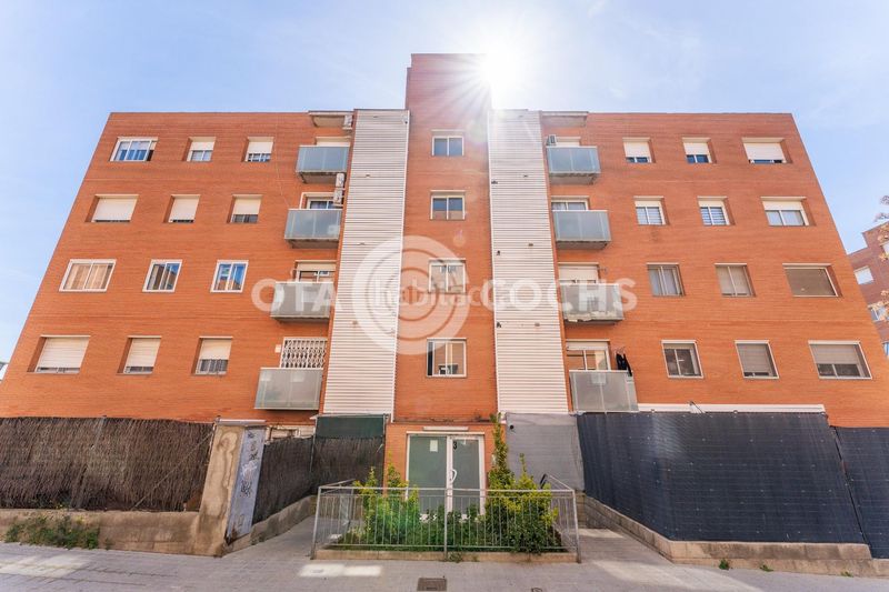 Foto 5ba2f1a3-6d07-4e6b-b2e7-deb8f6c67b89. Pis amb aparcament a Mestral Reus