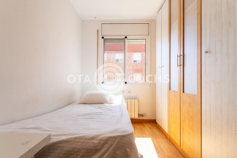 Foto ba29e98f-4382-40ea-aa2a-c7697d118f38. Pis amb aparcament a Mestral Reus