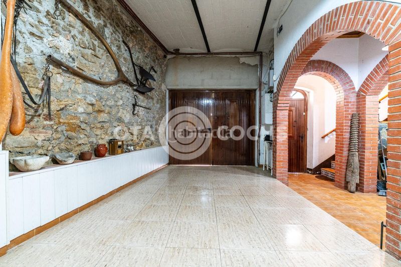 Foto 246927a3-ba59-48bd-81ec-4ed20471801a. Casa amb aparcament a Almoster