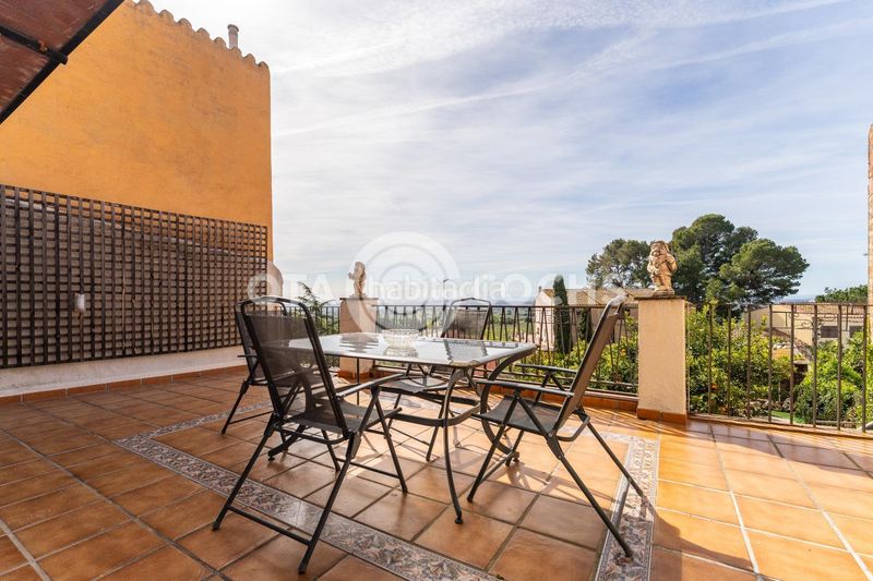 Foto 2506bd20-5989-4f48-9db9-f249dbbfe5bf. Casa amb aparcament a Almoster