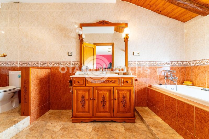 Foto 2de47db6-2a17-40d9-9dd4-3fb3ac2381c7. Casa amb aparcament a Almoster