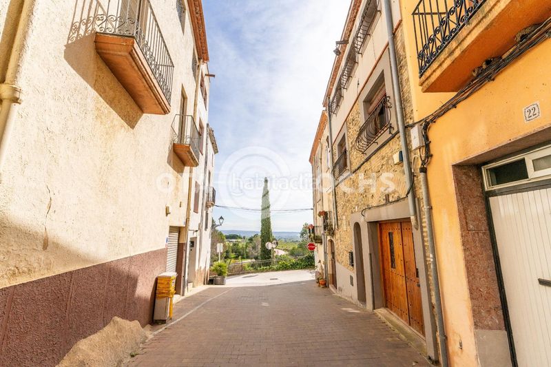 Foto 3eeccfe0-b8a5-418c-8461-990f6dc26177. Casa amb aparcament a Almoster