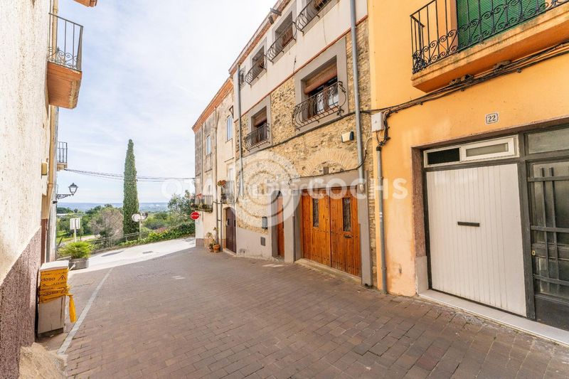 Foto 53e218c1-291d-4ae4-b5ce-635e078f12df. Casa amb aparcament a Almoster