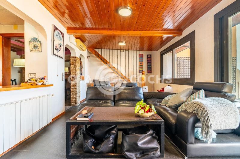 Foto 615a965e-dda6-480a-8988-c032fcf10624. Casa amb aparcament a Almoster