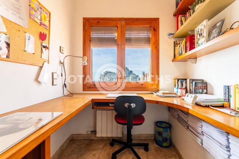 Foto 9ceccd2c-ea65-479d-9cb6-e4f0d6074878. Casa amb aparcament a Almoster