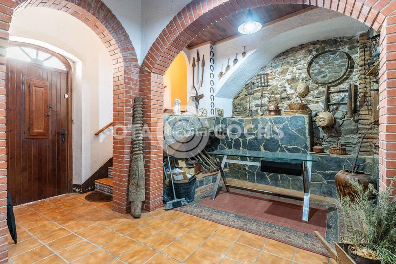 Foto d6f654bf-2862-4737-82f1-5549459f2d11. Casa amb aparcament a Almoster