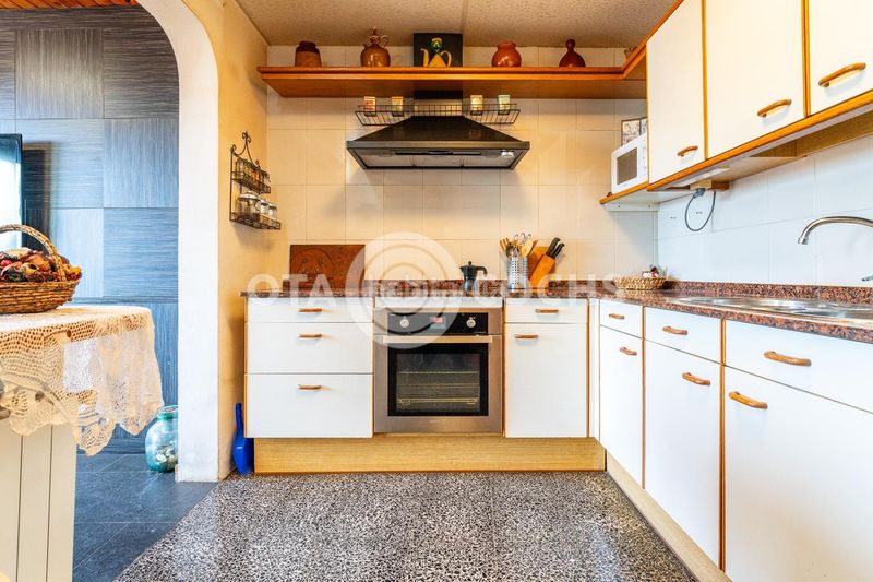 Foto e042c7b7-ffb9-4657-9b4b-b6f12bf3b48e. Casa amb aparcament a Almoster