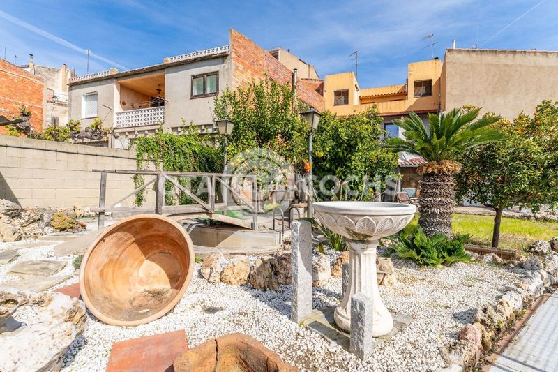 Foto e826e3ed-5c62-4049-8b1f-a630380c48e3. Casa amb aparcament a Almoster