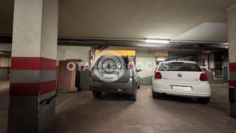Foto b1cc7462-3070-4937-b1aa-1c9c61ba8c72. Aparcament cotxe a Ponent Reus
