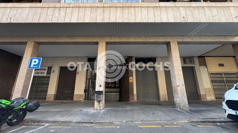Foto e6458859-9453-44ed-b0cd-c012ad471a83. Aparcament cotxe a Ponent Reus