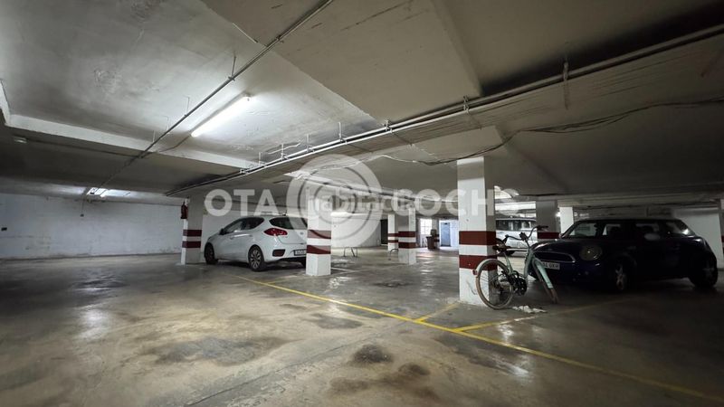Foto 2554c4b9-2ead-4bd7-8ac5-95362e750da3. Aparcament cotxe a Platja de Ponent Salou