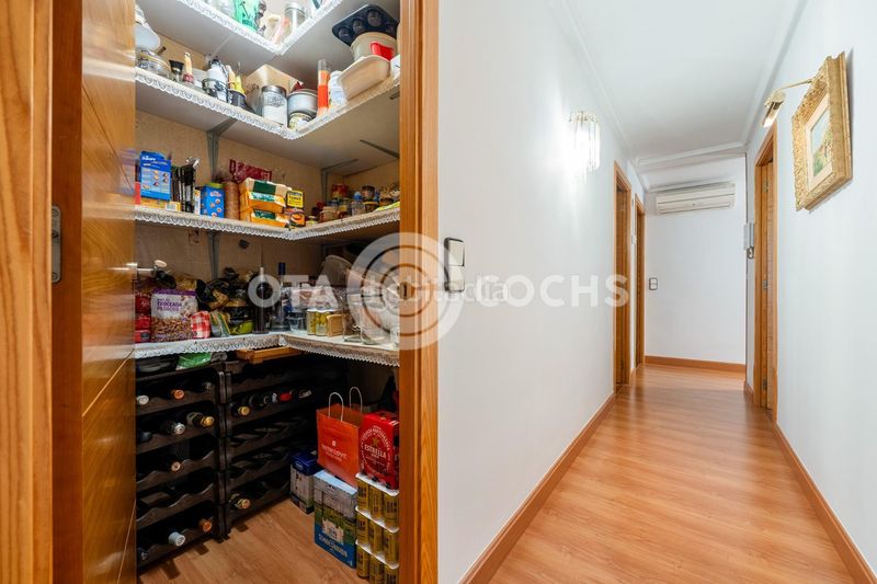 Foto 56e353e7-24a9-4a1a-b3de-60105d9fb36a. Edifici a Centre Reus