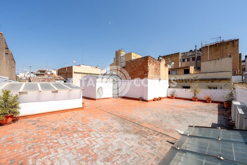 Foto dc000045-69a4-4eb0-81b1-1a05ddb6ebea. Edifici a Centre Reus