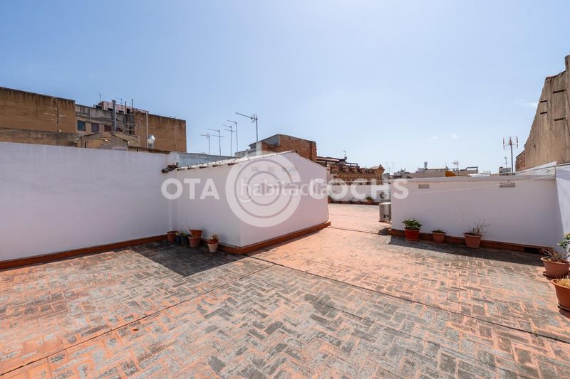 Foto e7be8f66-116b-46d8-af7b-6cdd10ea833d. Edifici a Centre Reus
