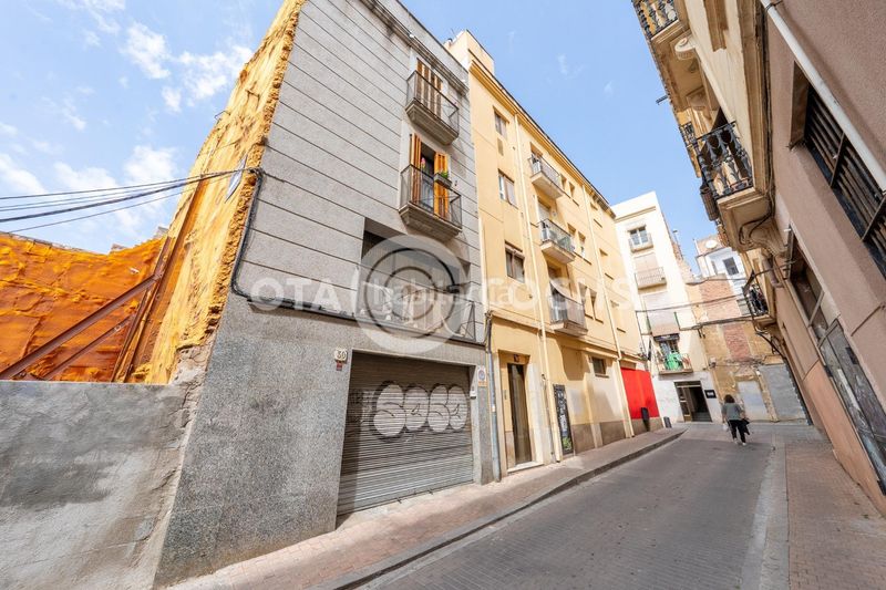 Foto fb9d7116-859d-4cd7-abd9-b8615107f1be. Edifici a Centre Reus