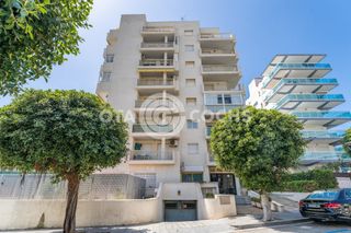 Pis  Carrer penedes del. Magnifico piso con piscina comunitaria en salou