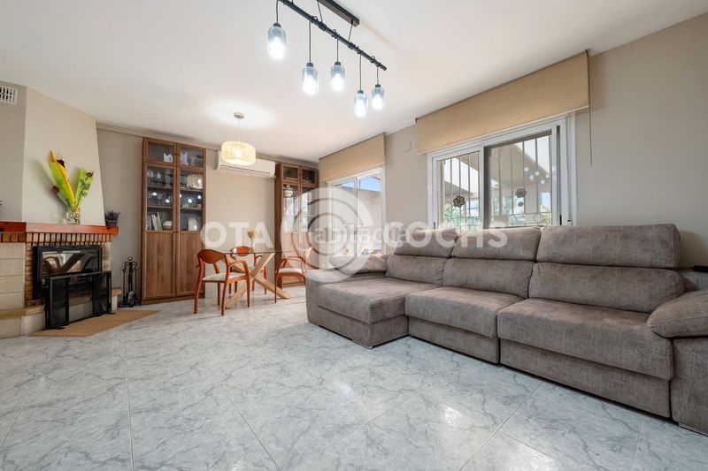 Foto 135a71ca-3353-40ee-b696-e620d653ab6c. Casa adossada amb calefacció aparcament a Ponent Reus