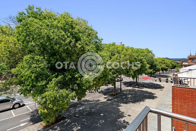 Foto a72931c6-c13a-4b4a-9f5e-dc88e04be9b8. Casa adossada amb calefacció aparcament a Ponent Reus
