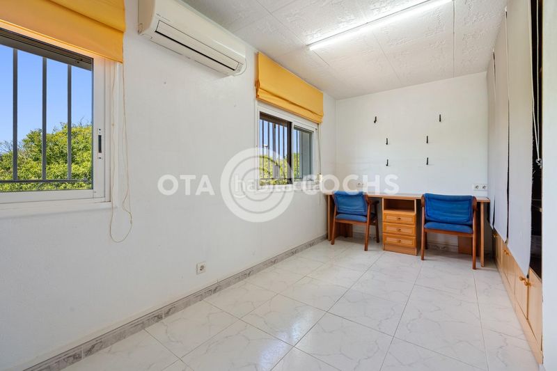 Foto bff6376d-7754-4f24-bfd5-e415aa2fabf1. Casa adossada amb calefacció aparcament a Ponent Reus
