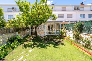 Reihenhaus  Carrer recasens i mercade. Magnifico adosado en reus
