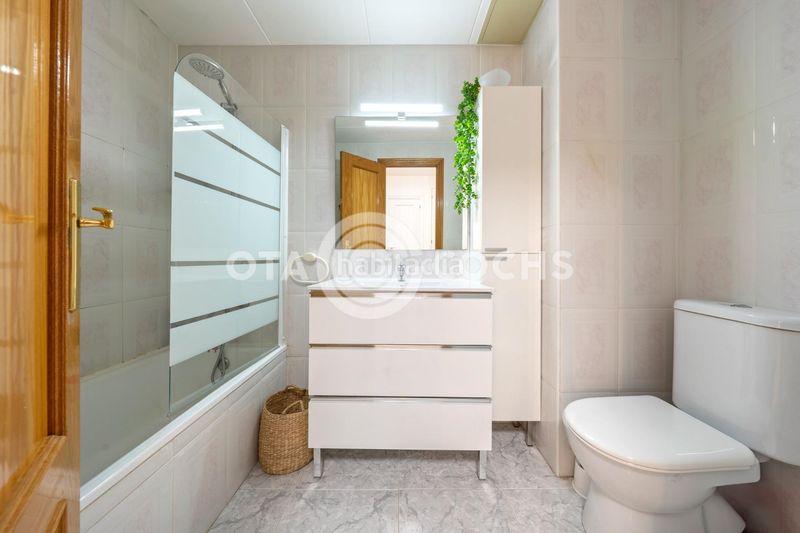 Foto e34fb24b-17e5-4574-9dc7-7b51e72fd02d. Casa adossada amb calefacció aparcament a Ponent Reus