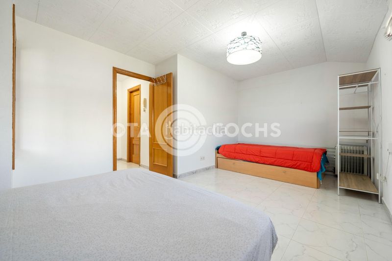 Foto ed47e07a-14ce-47a2-b083-04d892d9a725. Casa adossada amb calefacció aparcament a Ponent Reus