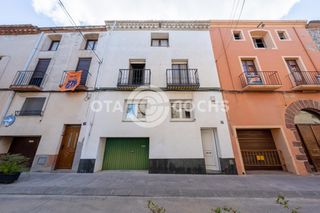 Casa a schiera  Carrer d' avall. Amplia casa adosada en montbrio del camp