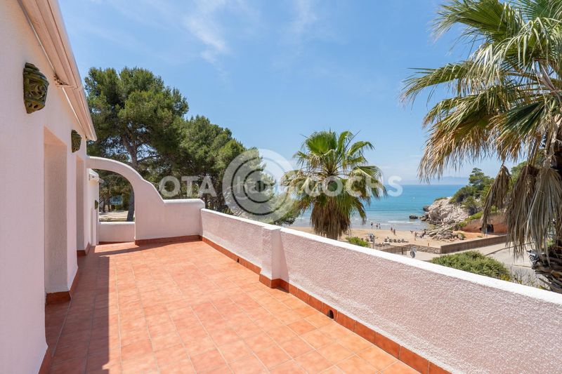 Foto 19a4591d-3185-4f83-be29-c3a711e988e2. Xalet amb calefacció aparcament a pla de maset - cap de Salou Salou