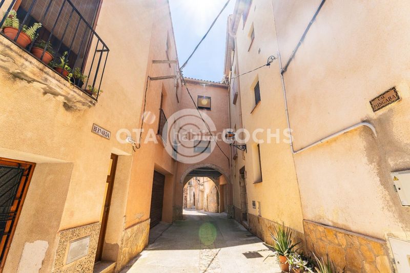 Foto 07bf6c08-2868-4527-b6f0-13bb843ae24b. Casa adossada amb calefacció a Cabacés