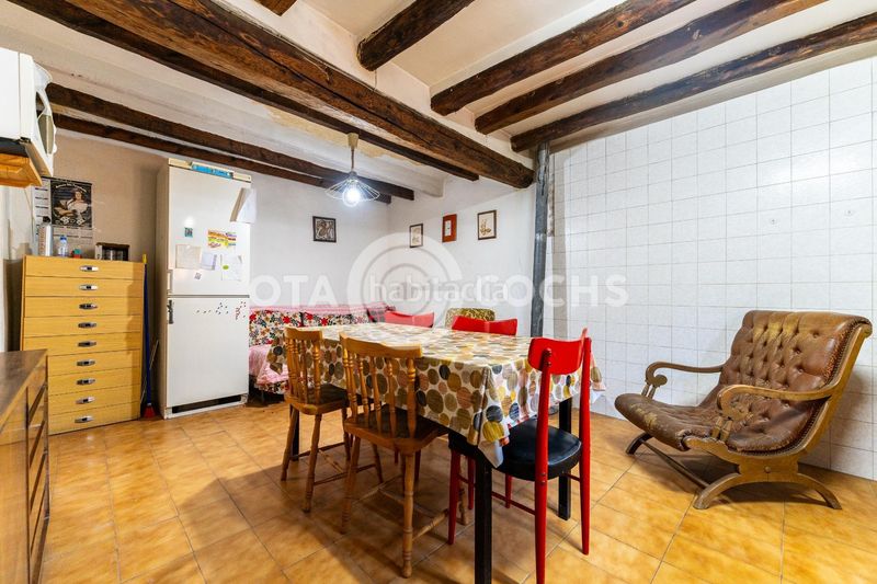 Foto a5e25bc4-5af9-4727-963e-57ff19d5bd9e. Casa adossada amb calefacció a Cabacés
