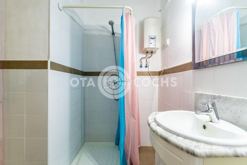 Foto d7558a21-6d2f-4ca0-a380-c40e7d942271. Casa adossada amb calefacció a Cabacés